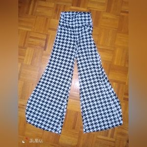 Black and white stretch pants.